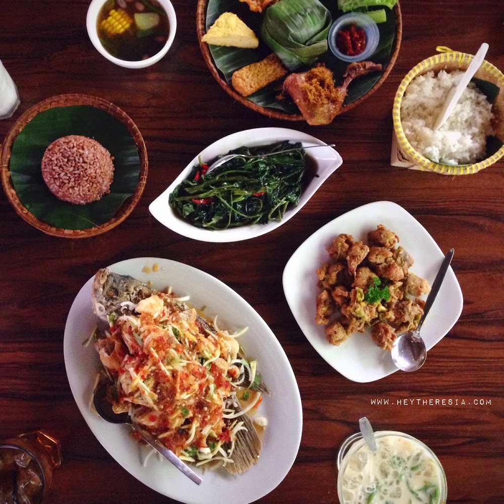 De'Leuit Sundanese Restaurant Bogor | HeyTheresia - Indonesian Food
